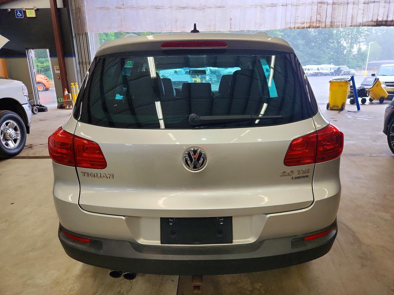 2012 Volkswagen Tiguan S - Фото 6