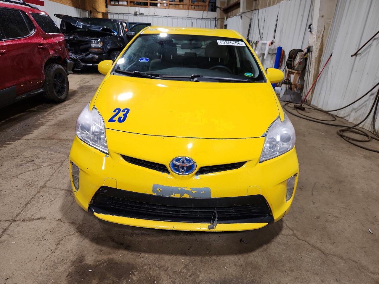 2012 Toyota Prius Two - Фото 5