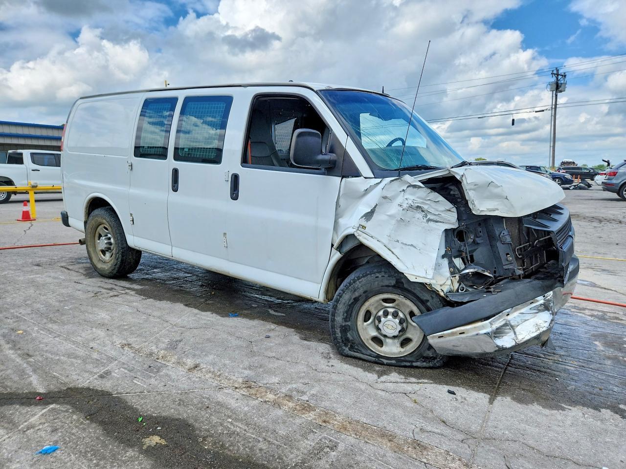 2014 Chevrolet Express G2500 - Фото 4