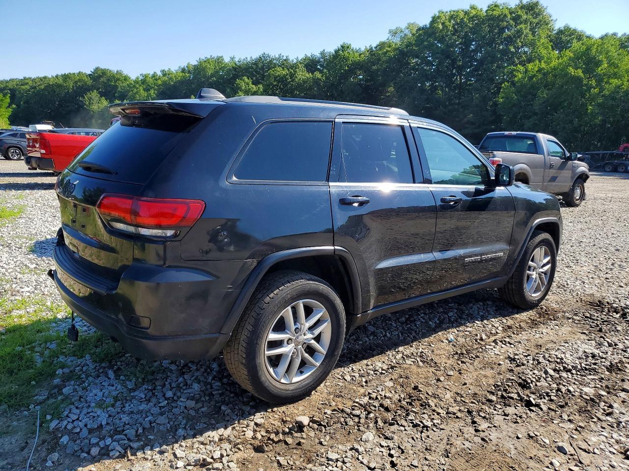 2019 Jeep Grand Cherokee Laredo - Image 3