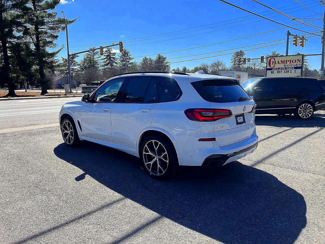 2021 BMW X5 xDrive45E - Image 3