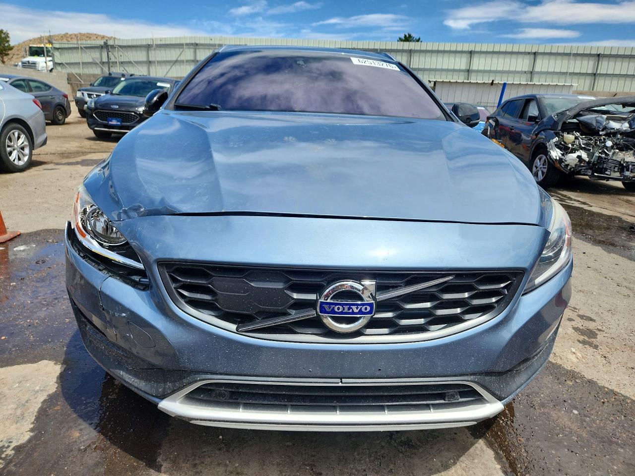 2018 Volvo V60 Cross Country Premier - Image 5