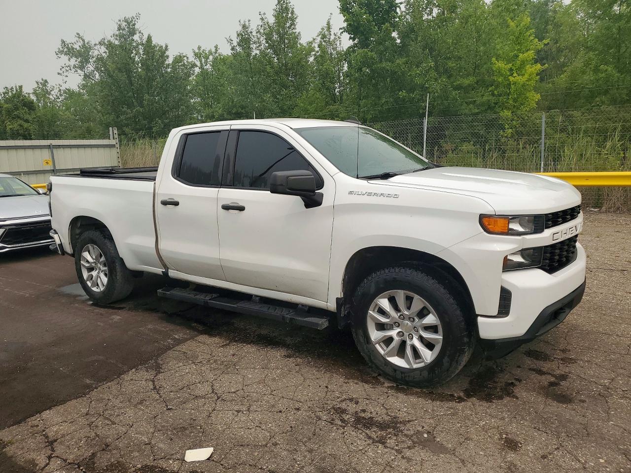 2021 Chevrolet Silverado K1500 Custom - Image 4