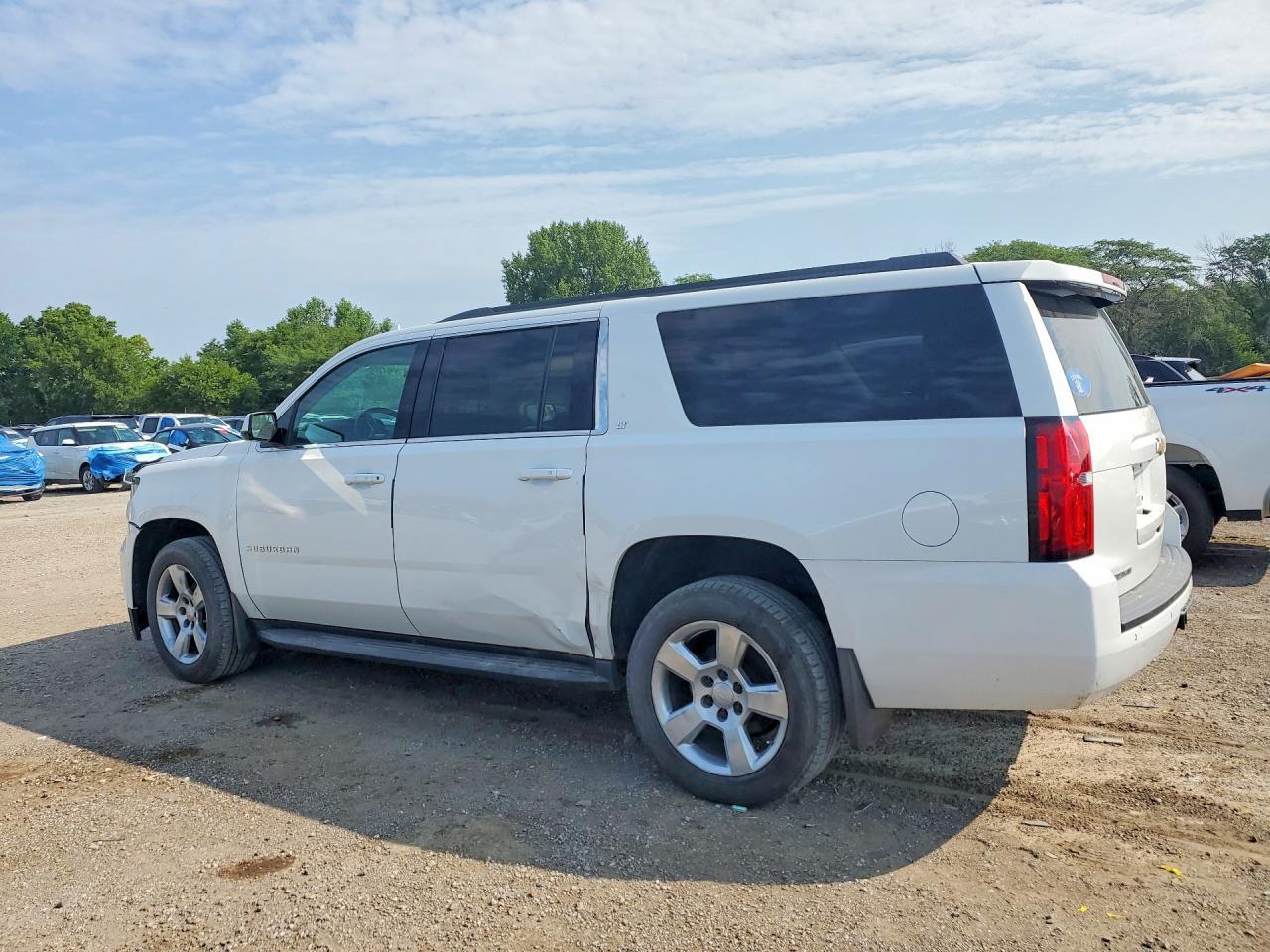 2017 Chevrolet Suburban K1500 Lt - Фото 2