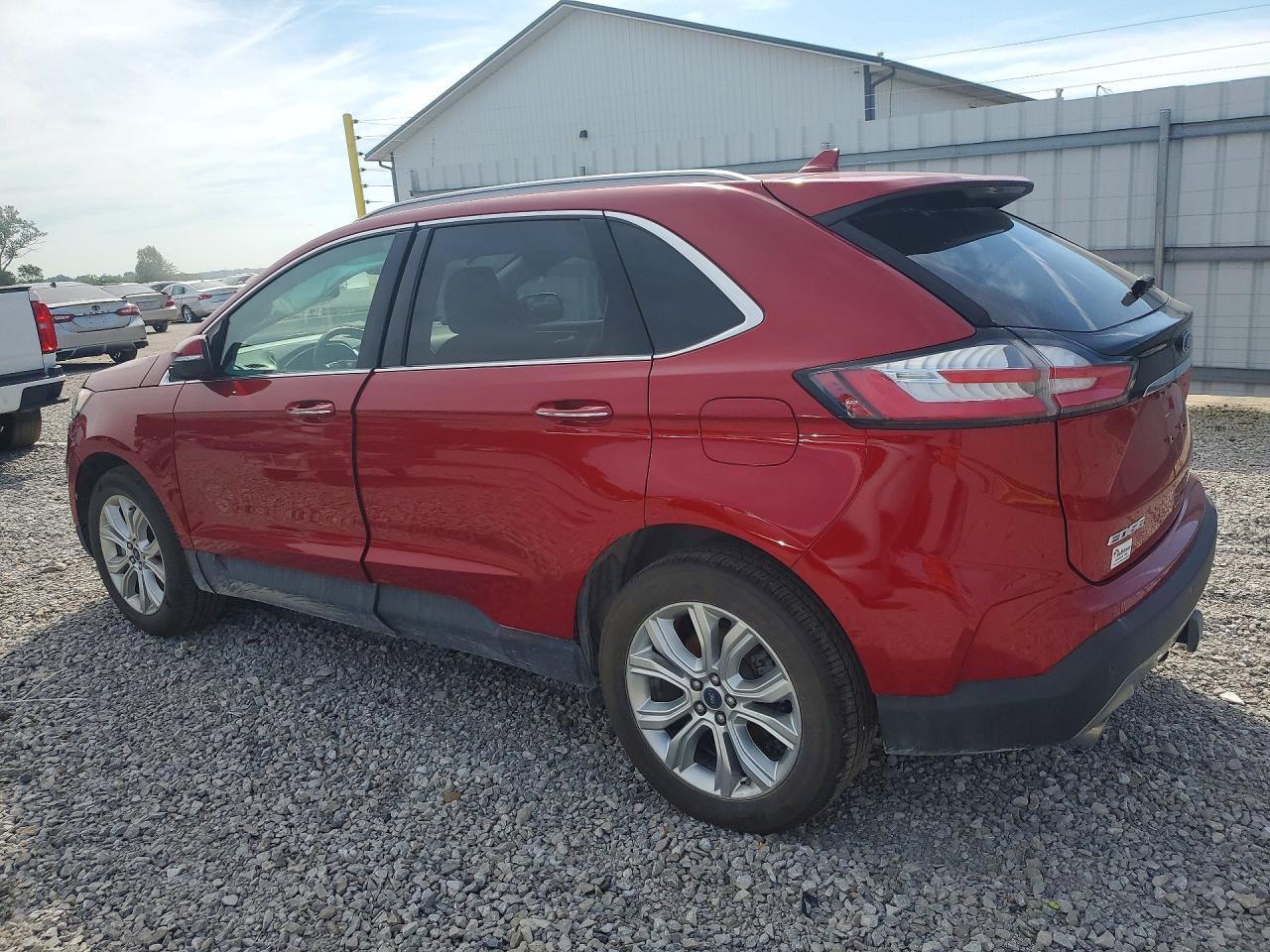 2020 Ford Edge Titanium - Image 2
