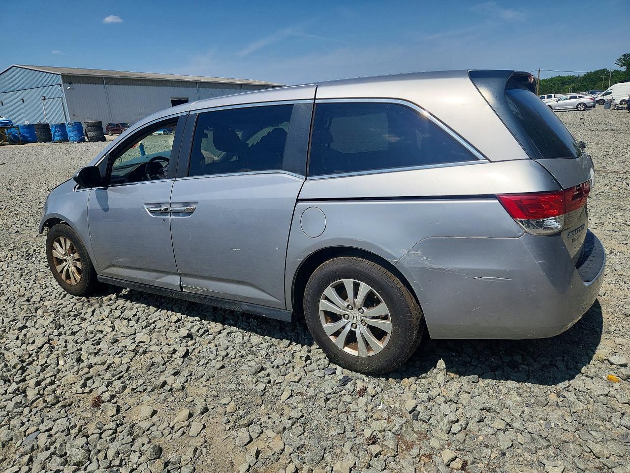 2016 Honda Odyssey Se - Фото 2