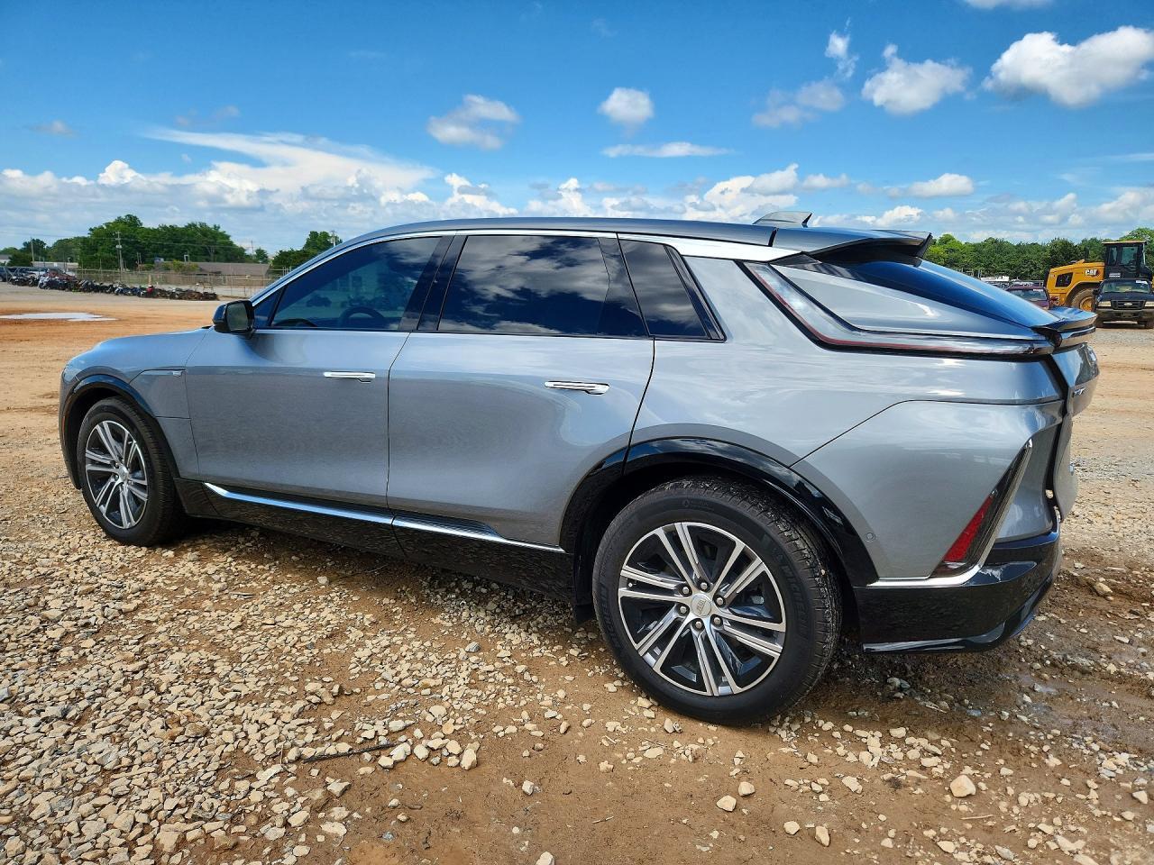 2024 Cadillac Lyriq Luxury - Image 2