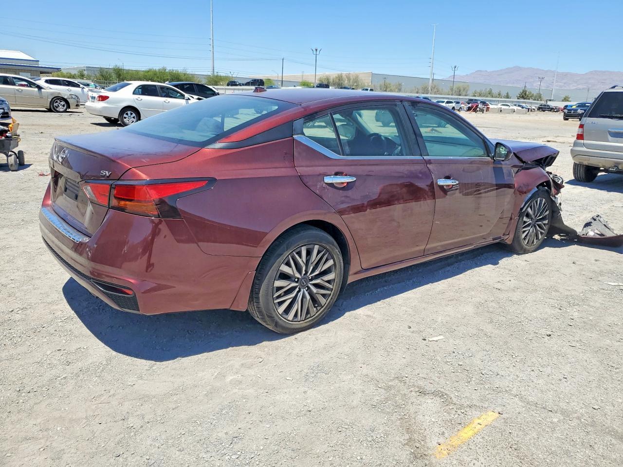 2023 Nissan Altima Sv - Image 3