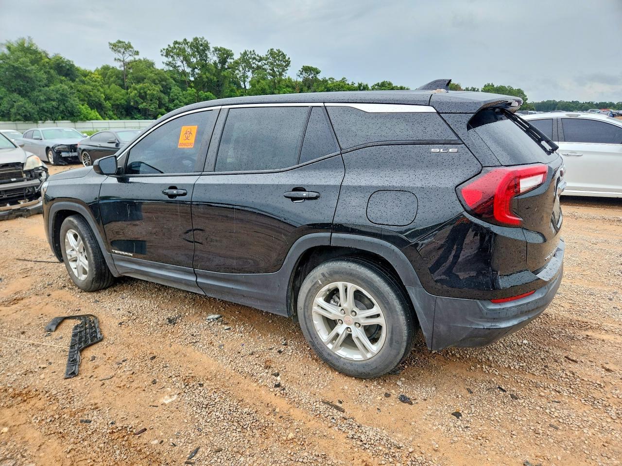 2022 GMC Terrain Sle - Image 2