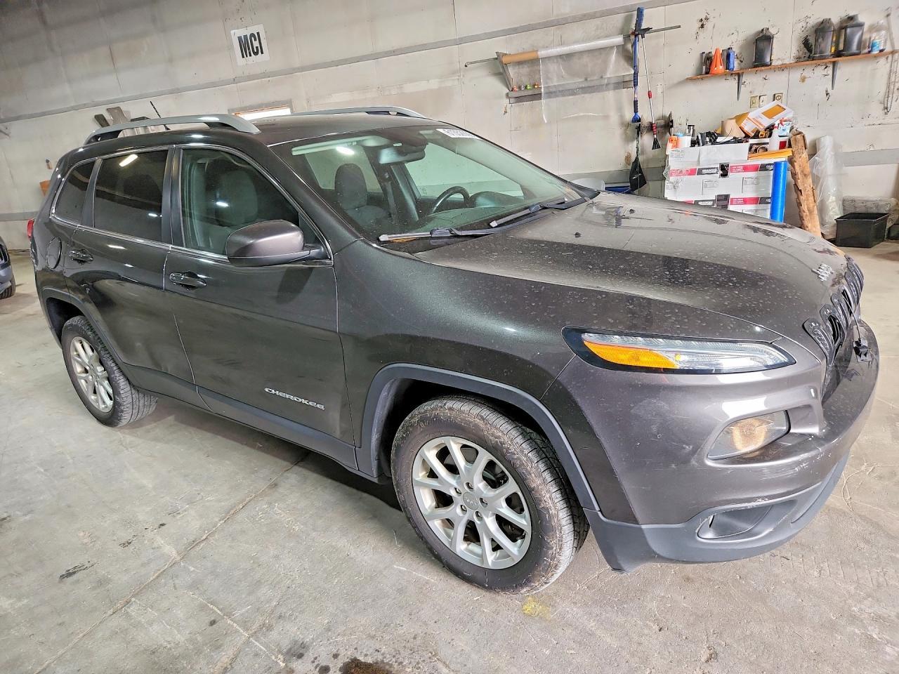 2016 Jeep Cherokee Latitude - Image 4