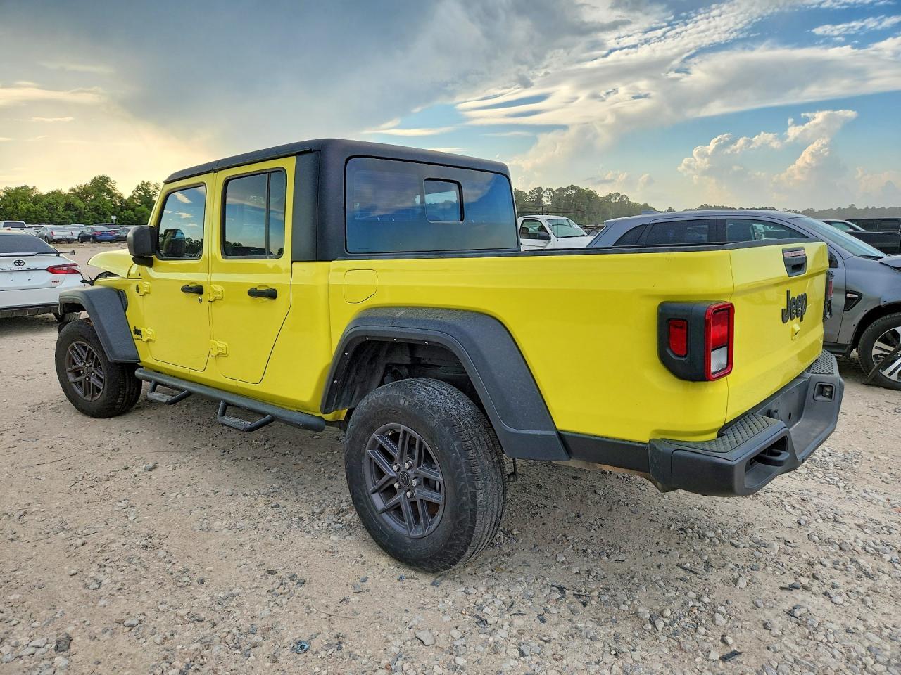 2023 Jeep Gladiator Sport - Image 2