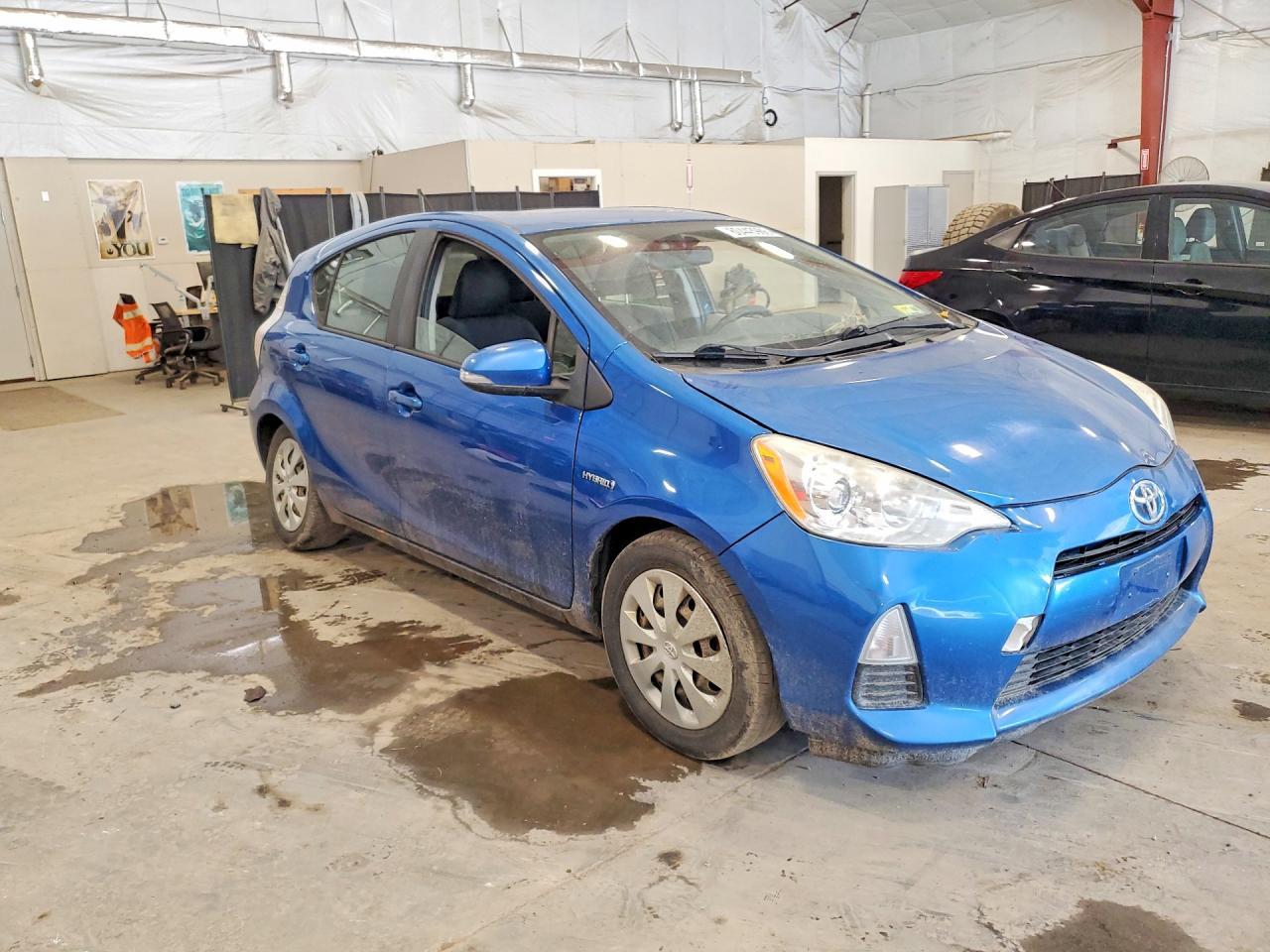 2013 Toyota Prius C Two - Image 4