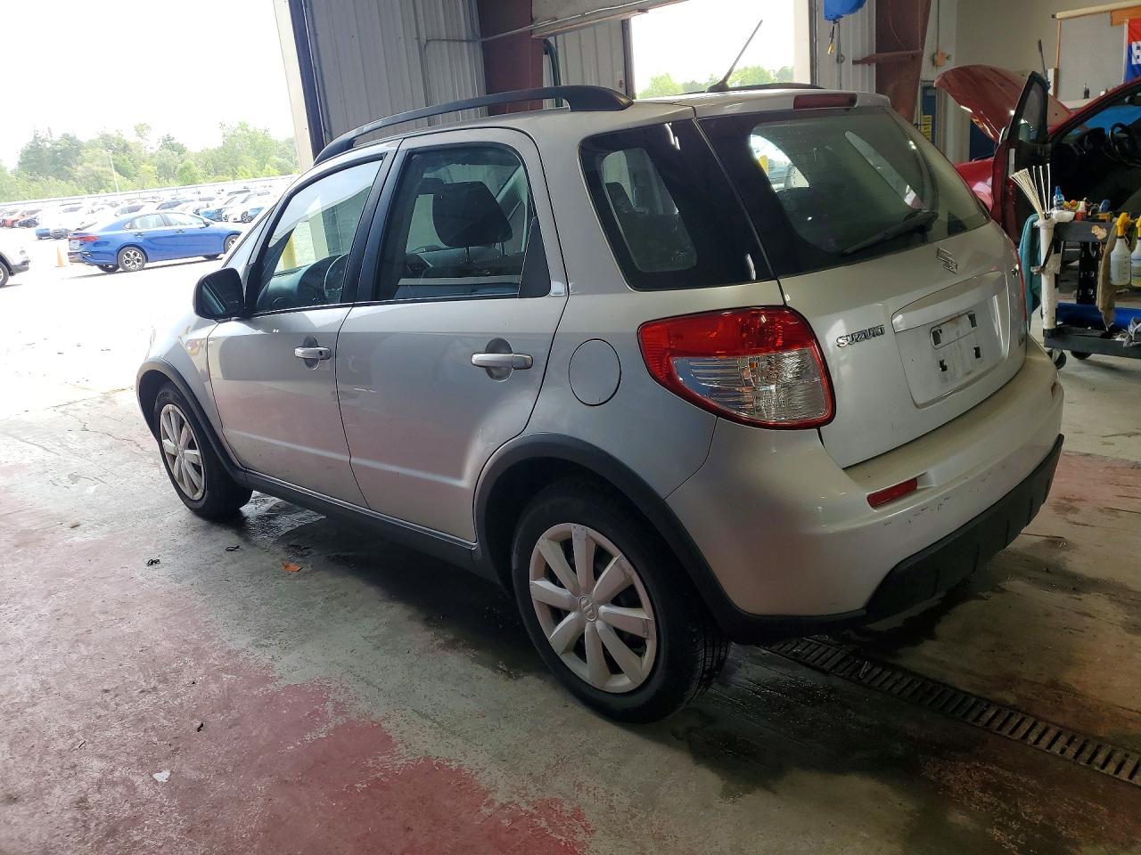 2010 Suzuki Sx4 - Фото 2