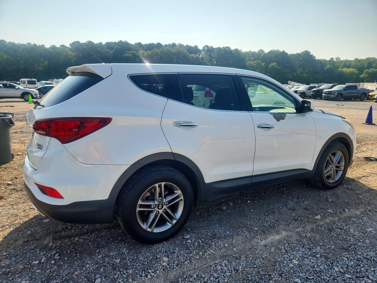 2018 Hyundai Santa Fe Sport 2.4L - Image 3