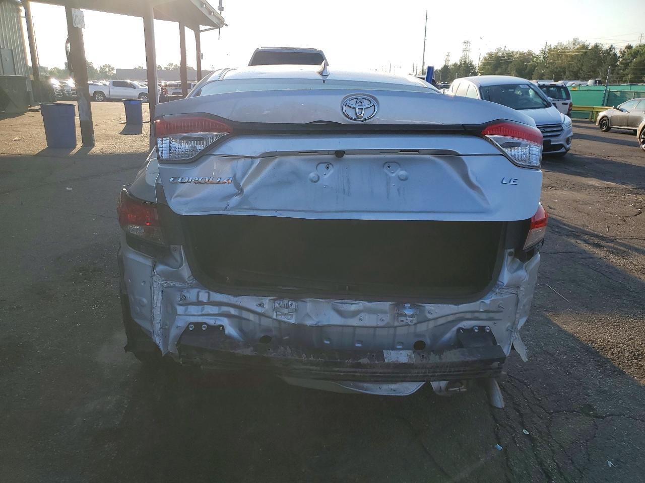 2021 Toyota Corolla Le - Фото 6