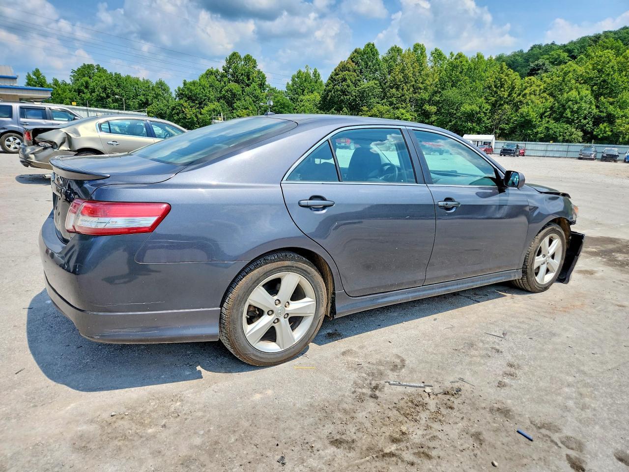 2011 Toyota Camry Se - Фото 3