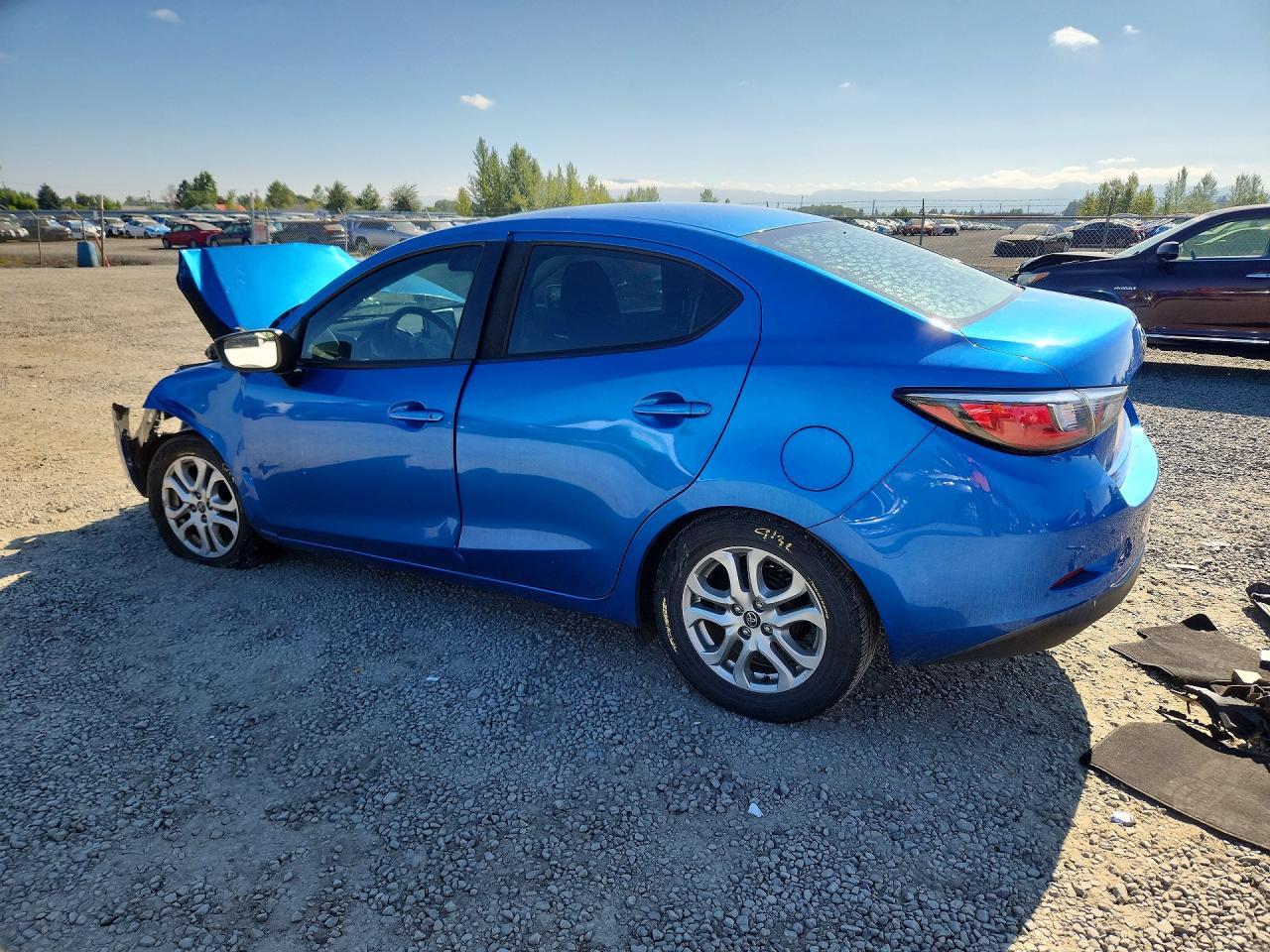 2018 Toyota Yaris Ia Base - Image 2