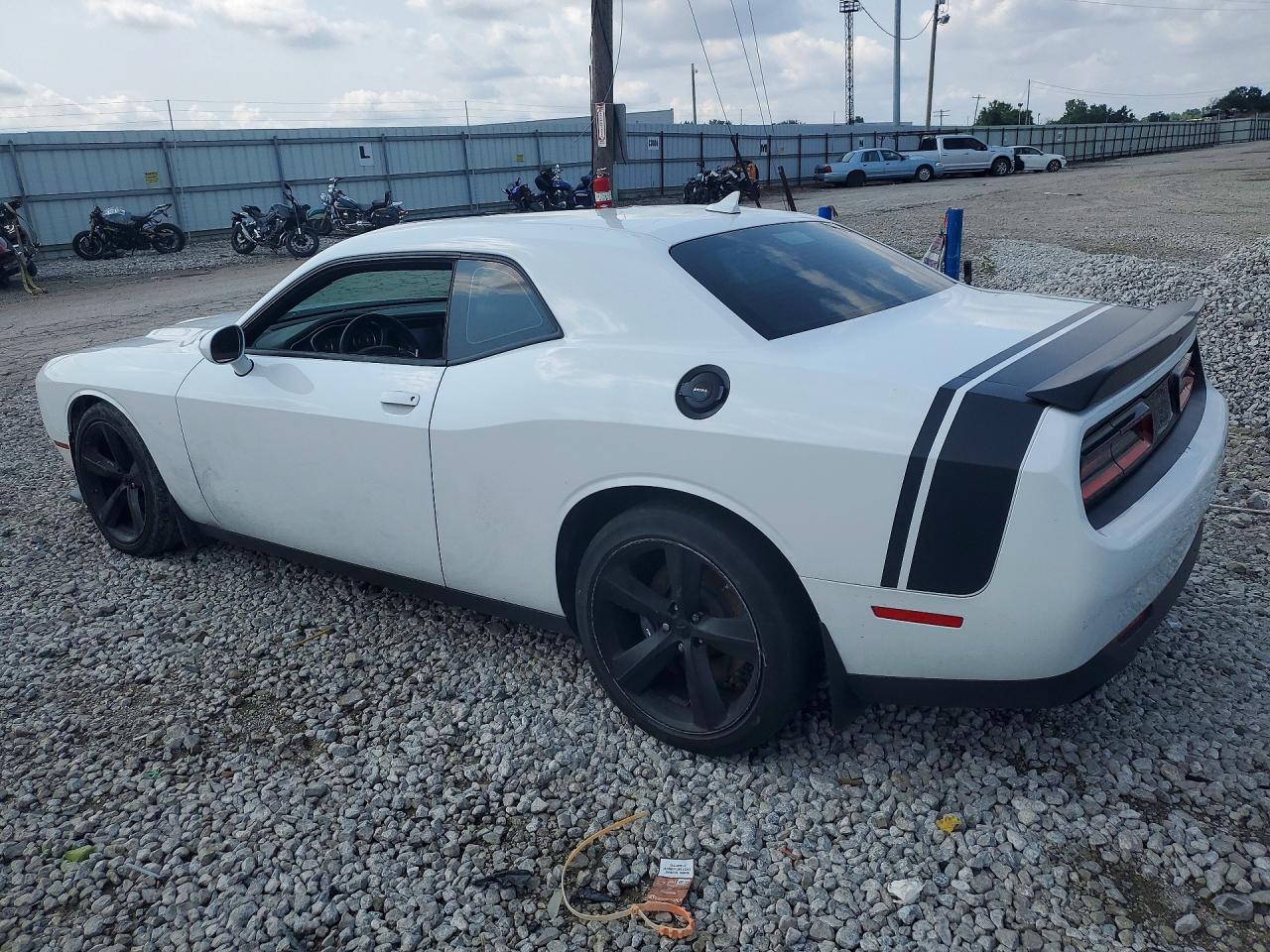 2015 Dodge Challenger R - Фото 2