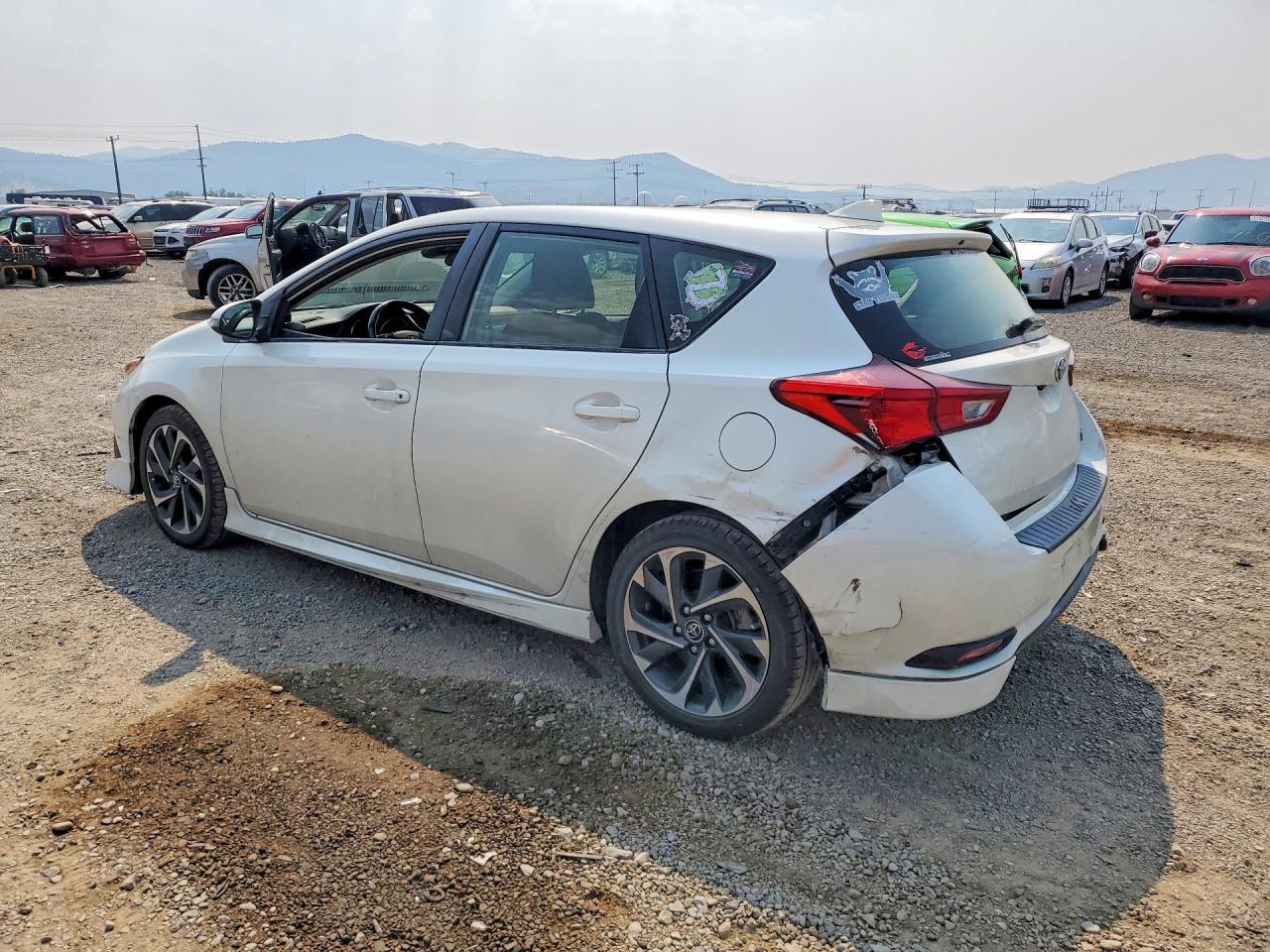 2017 Toyota Corolla Im Base - Фото 2