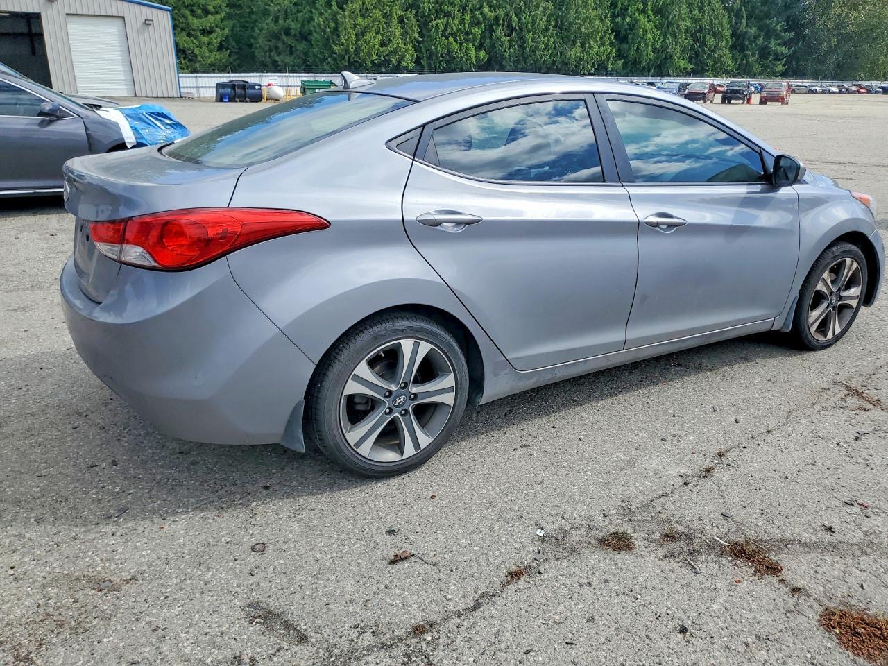 2013 Hyundai Elantra Gls - Image 3