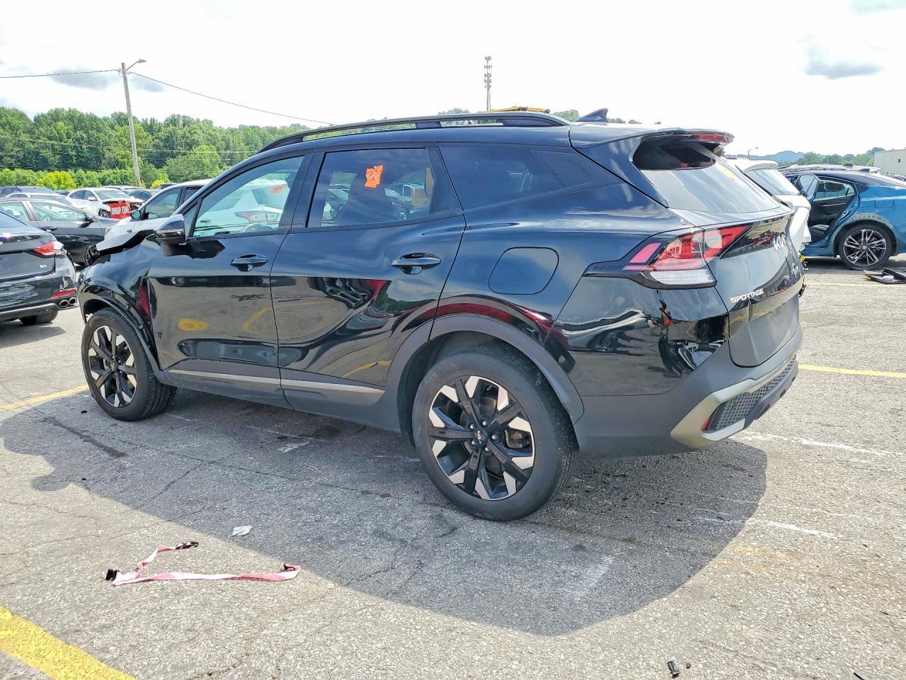 2023 Kia Sportage X Line - Image 2