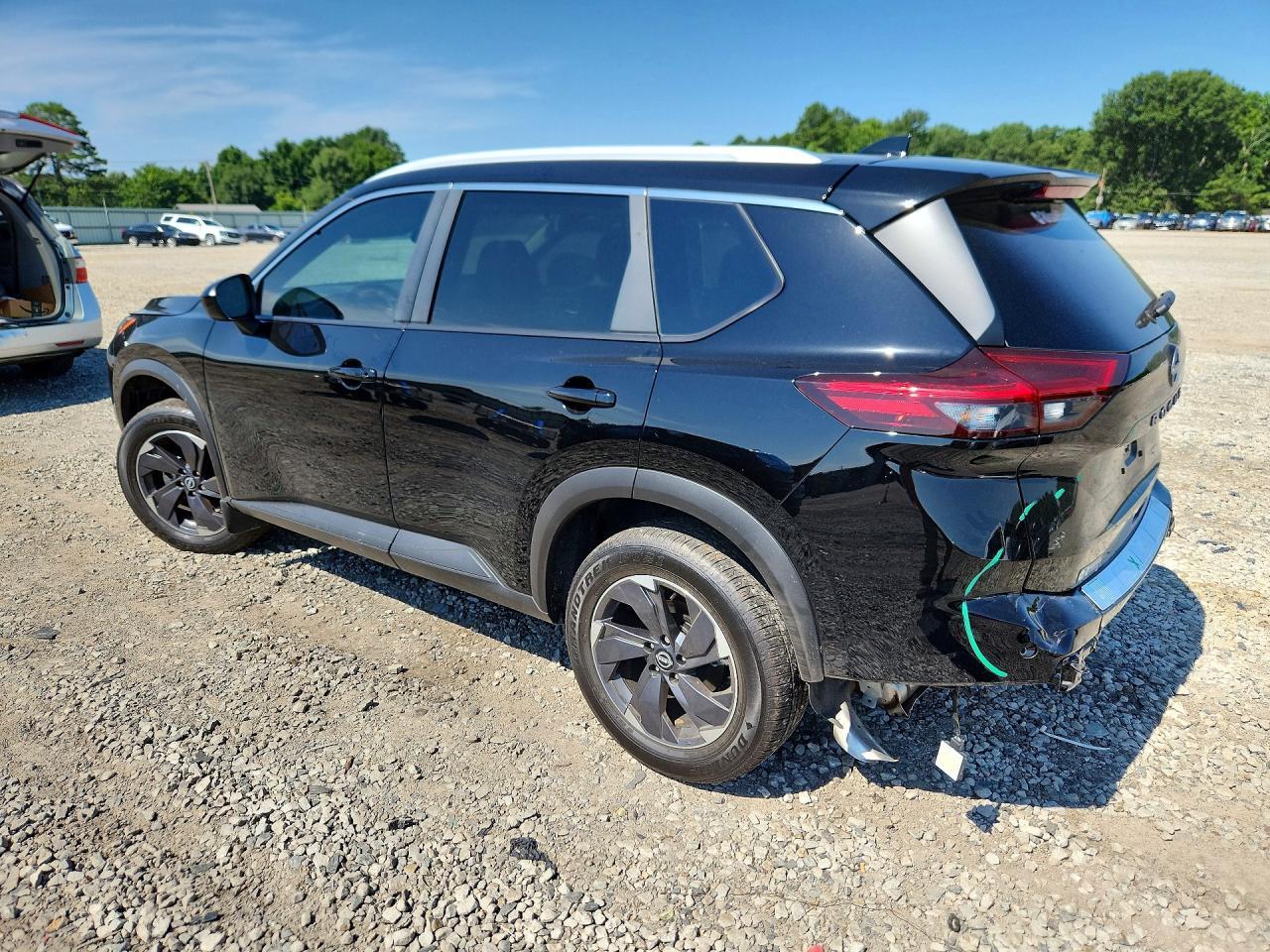 2025 Nissan Rogue Sv - Image 2