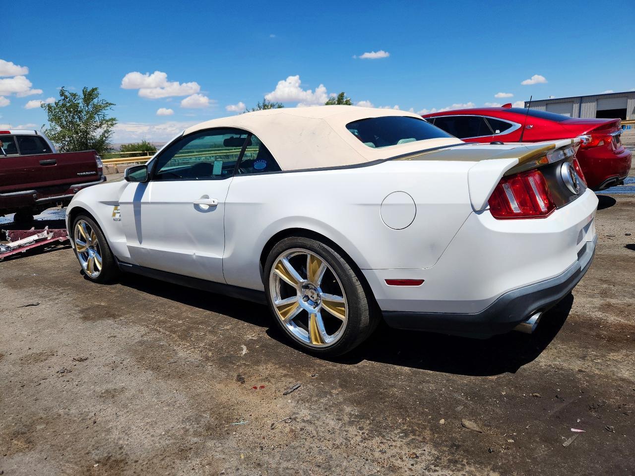 2010 Ford Mustang Gt - Фото 2