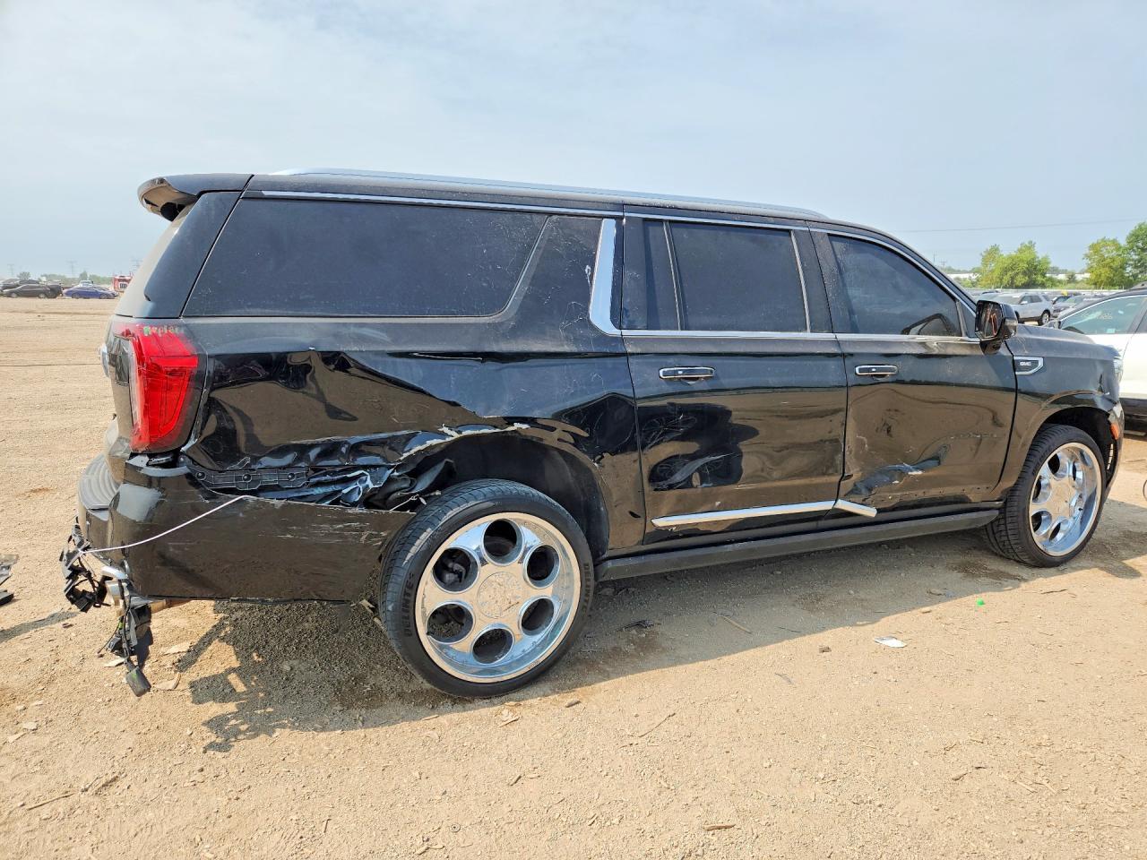 2021 GMC Yukon Xl Denali - Image 3