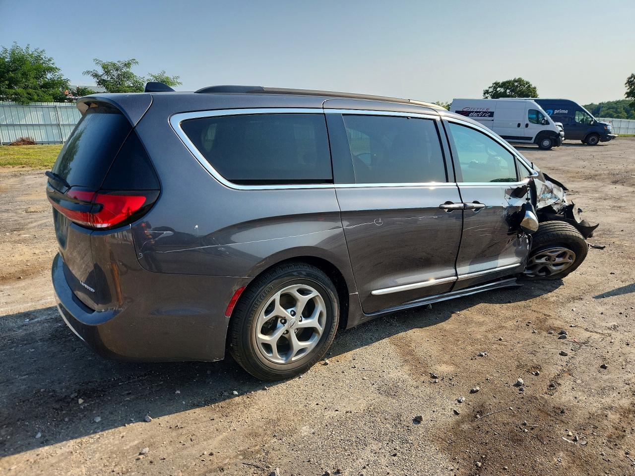 2023 Chrysler Pacifica Limited - Фото 3