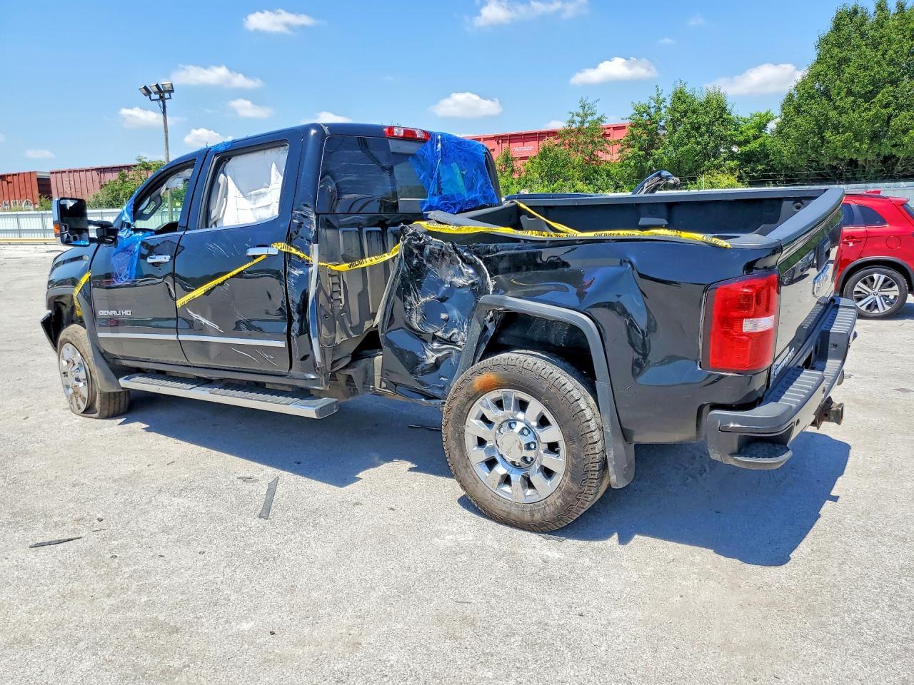2018 GMC Sierra K3500 Denali - Фото 2
