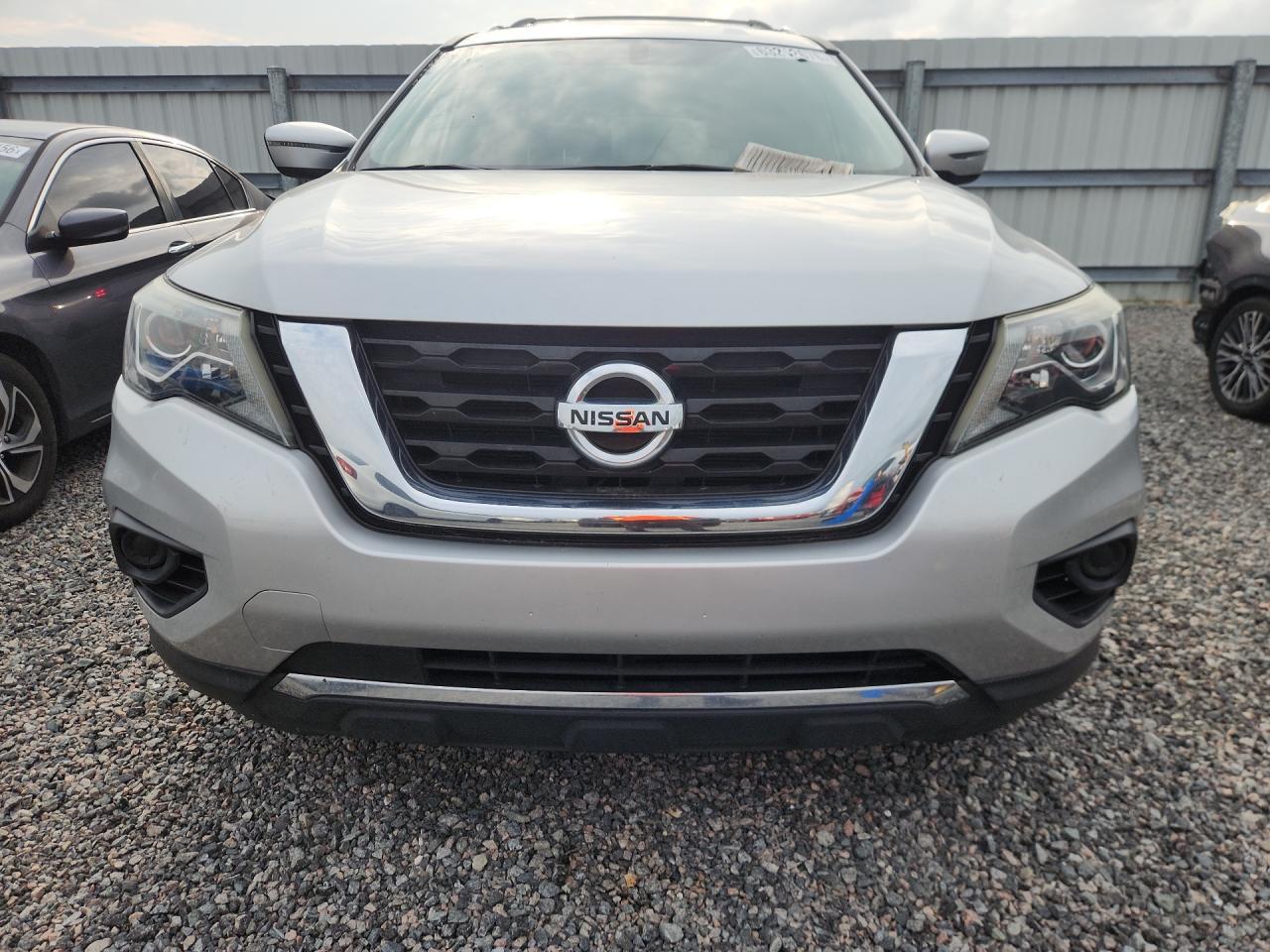 2020 Nissan Pathfinder S - Фото 5