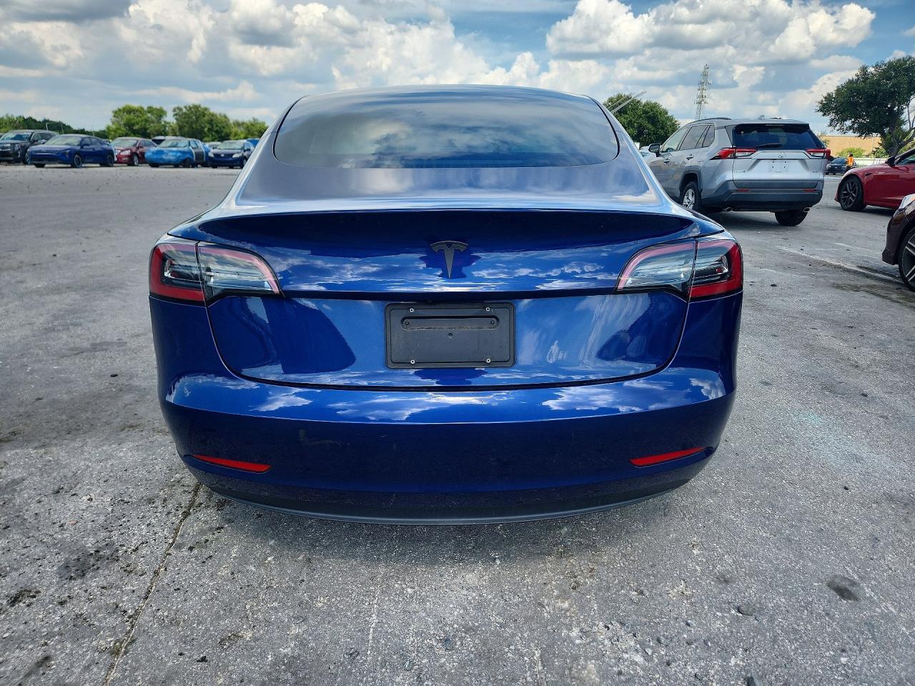 2023 Tesla Model 3 - Фото 6