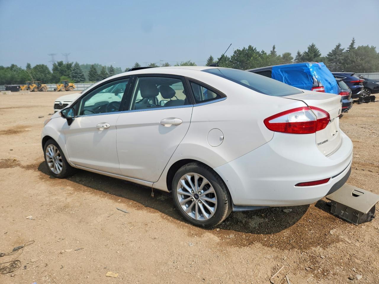 2017 Ford Fiesta Titanium - Фото 2