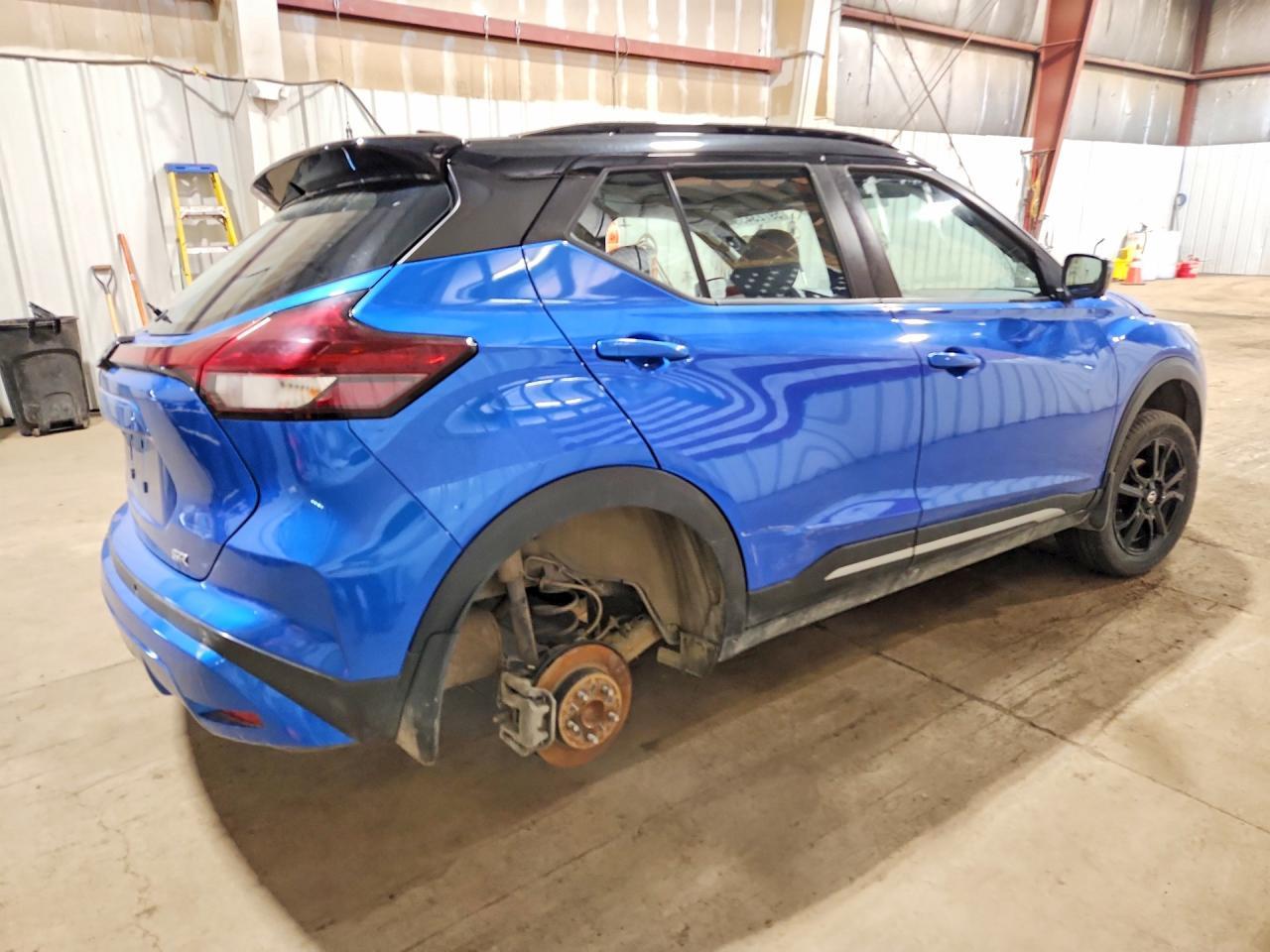 2021 Nissan Kicks Sr - Image 3