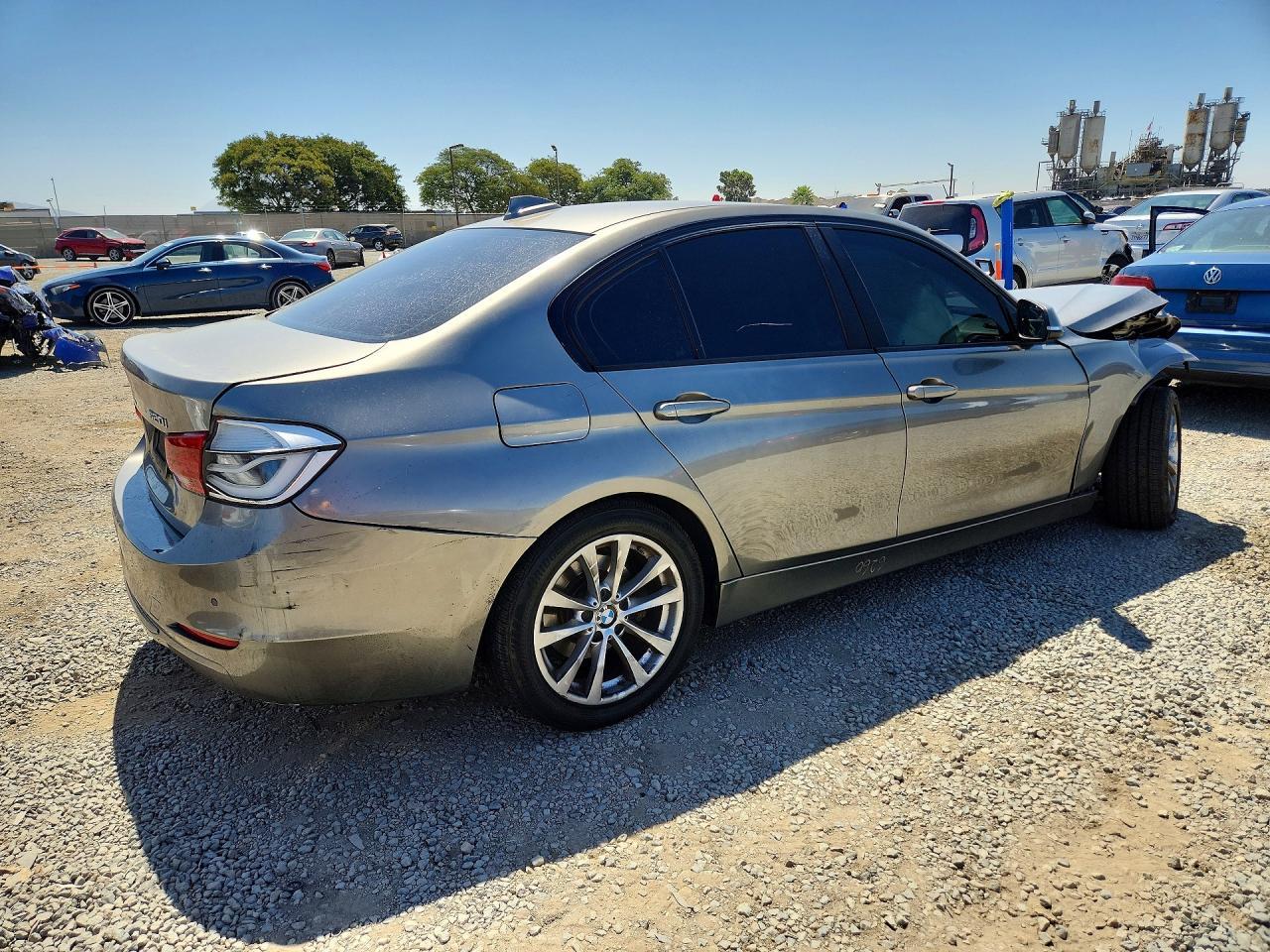 2017 BMW 320 I - Фото 3