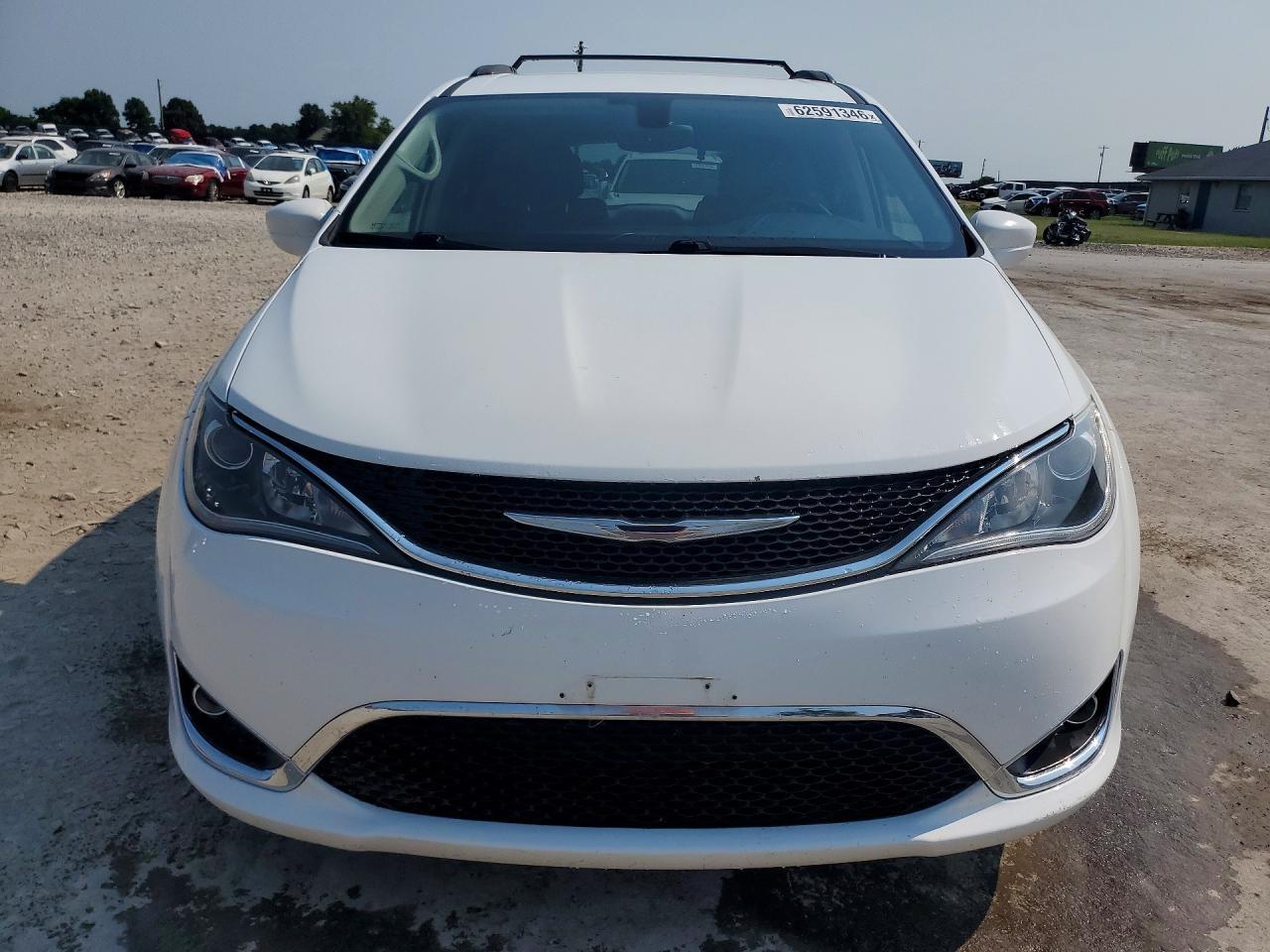 2017 Chrysler Pacifica Touring L - Image 5