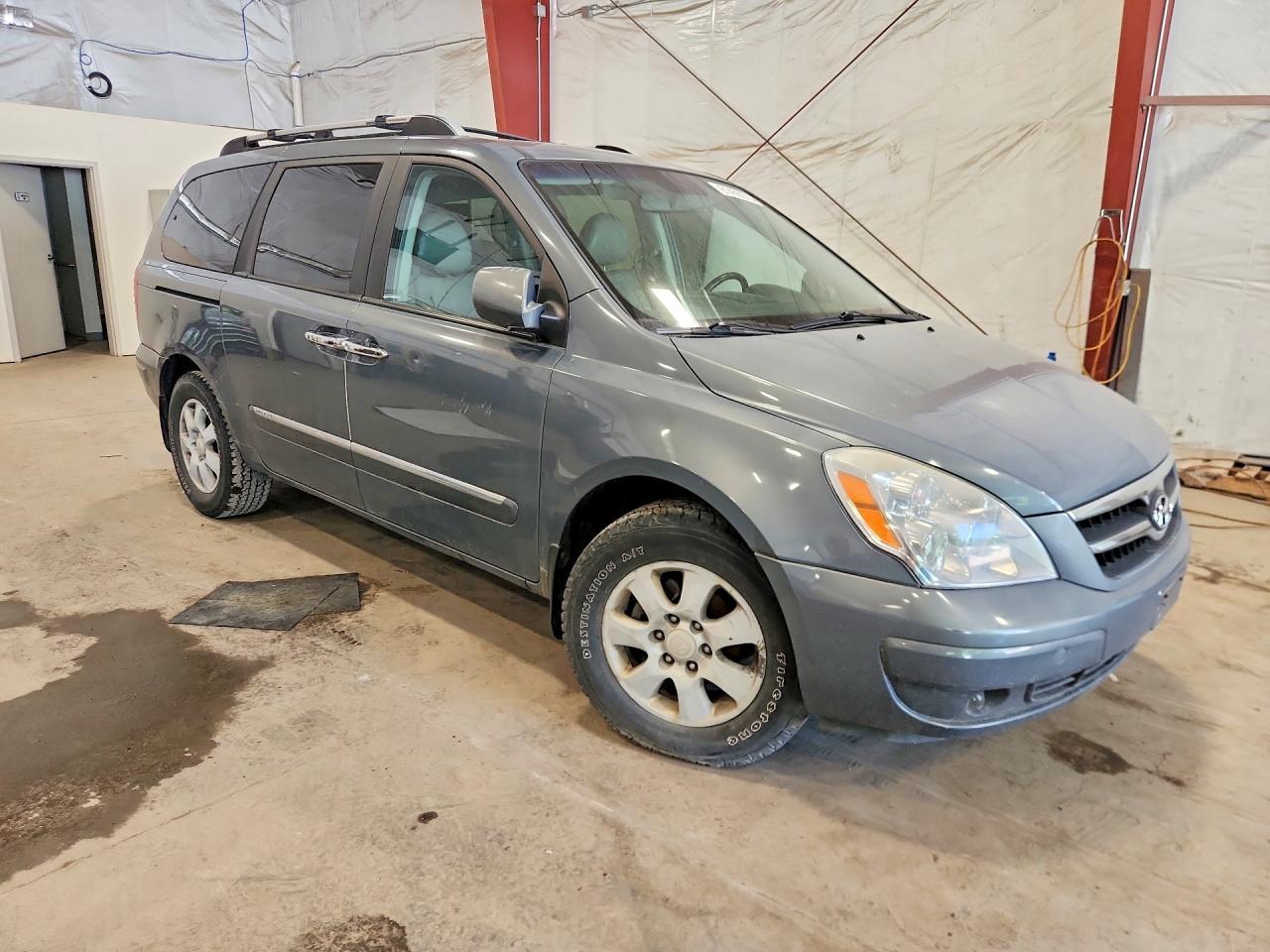 2007 Hyundai Entourage Gls - Image 4