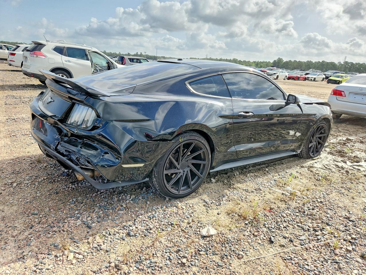 2015 Ford Mustang I4 Coupe - Фото 3