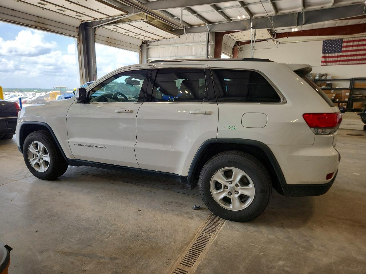 2014 Jeep Grand Cherokee Laredo - Image 2