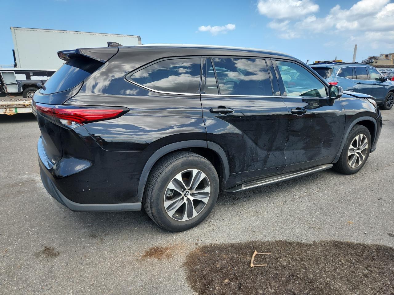 2022 Toyota Highlander Xle - Фото 3