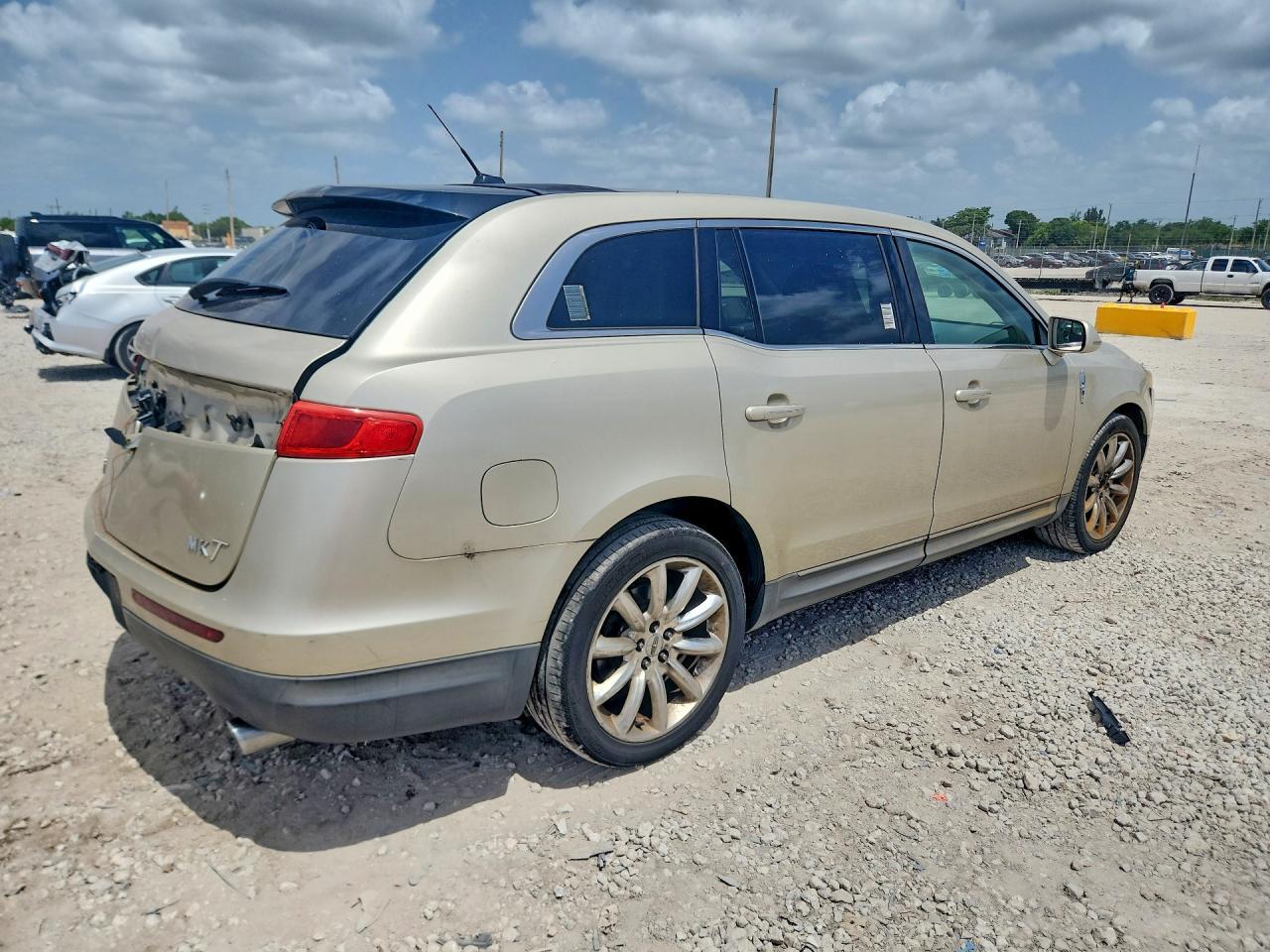 2011 Lincoln Mkt - Фото 3