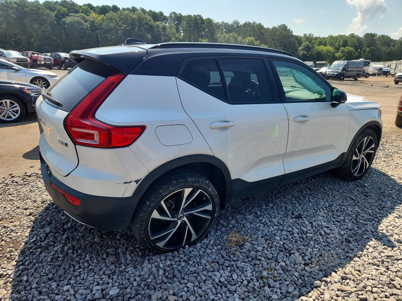 2020 Volvo Xc40 Awd T5 R-Design - Фото 3