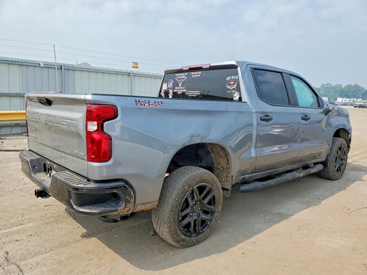 2023 Chevrolet Silverado K1500 Trail Boss Custom - Фото 3