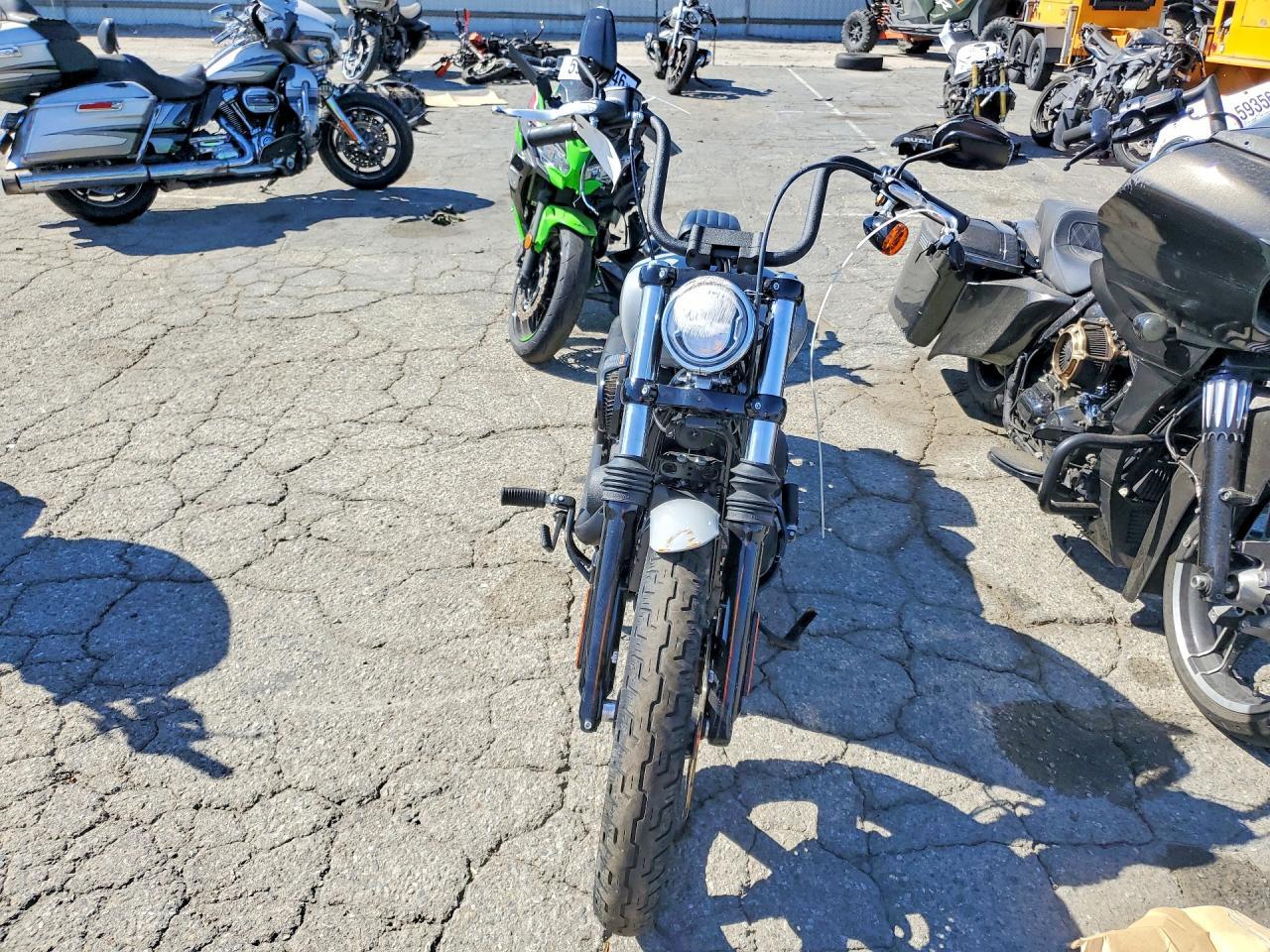 2024 Harley-Davidson Fxbbs - Фото 2