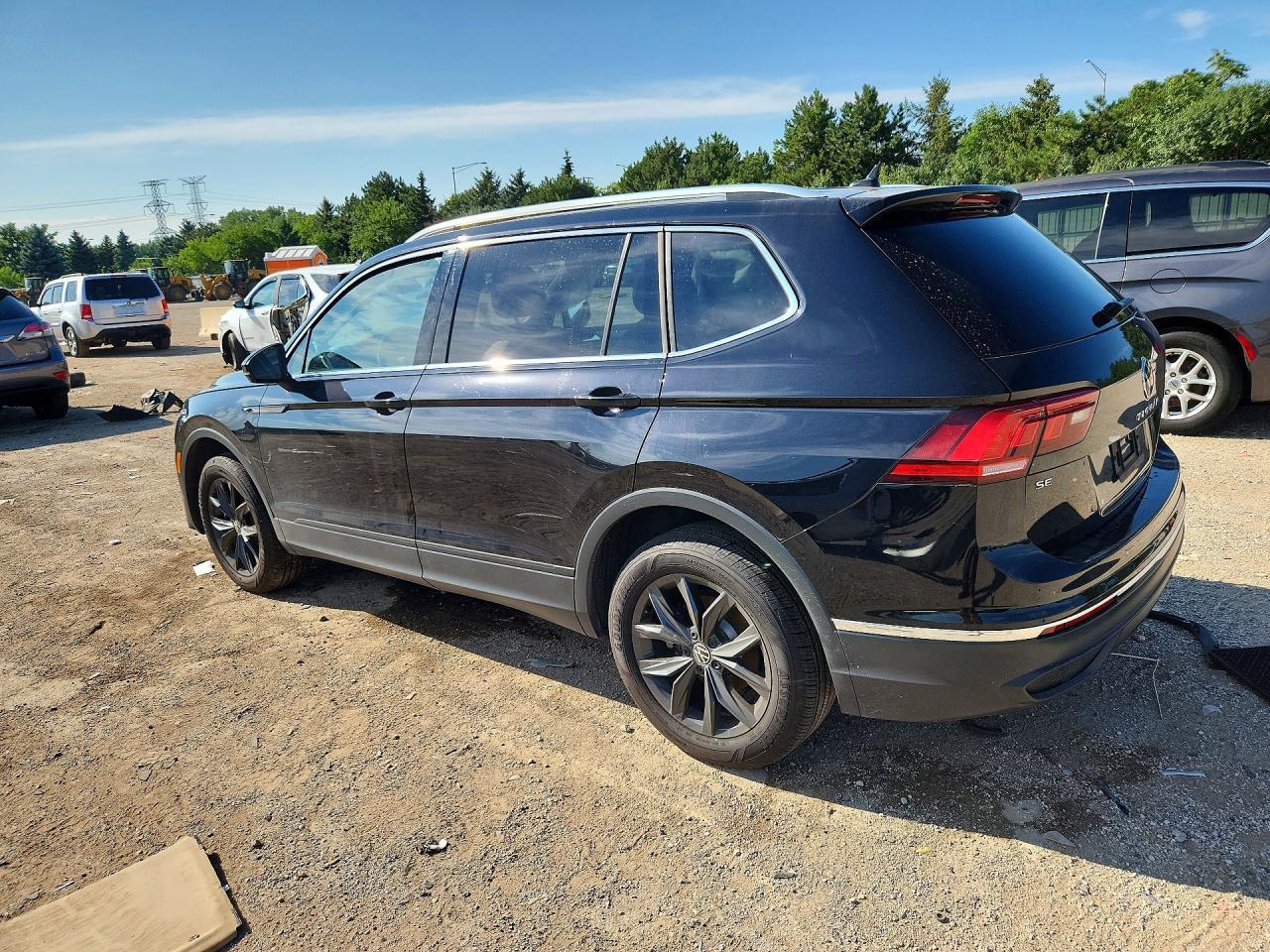 2024 Volkswagen Tiguan Se - Image 2