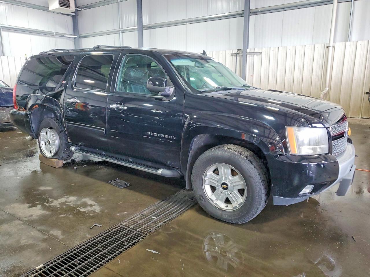 2011 Chevrolet Suburban - Фото 4