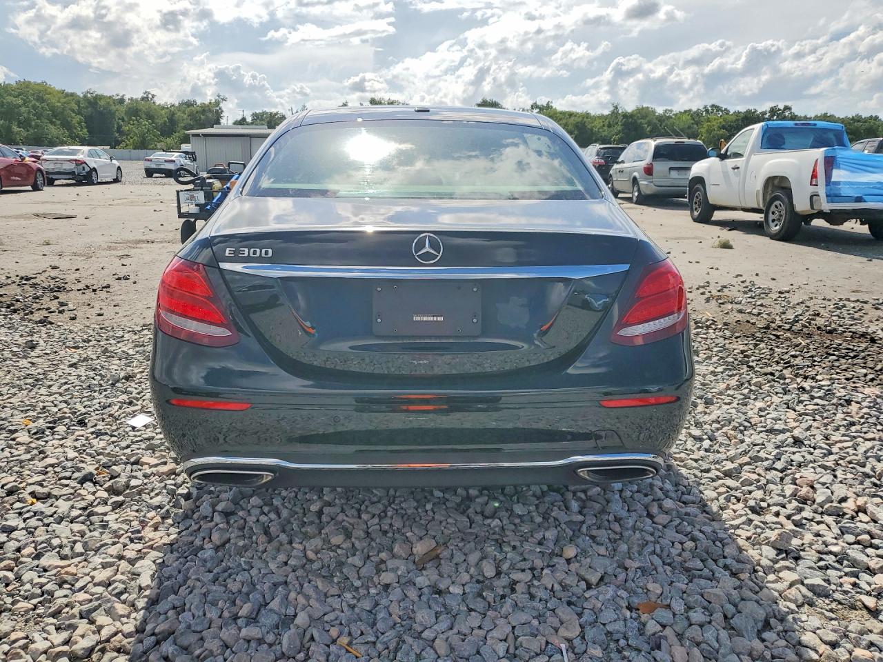 2017 Mercedes-Benz E 300 - Фото 6