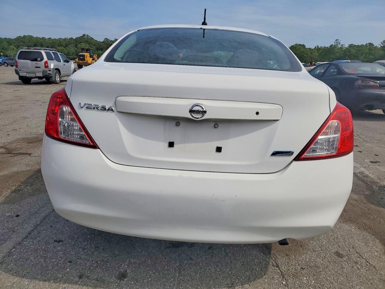 2013 Nissan Versa 1.6 S - Фото 6