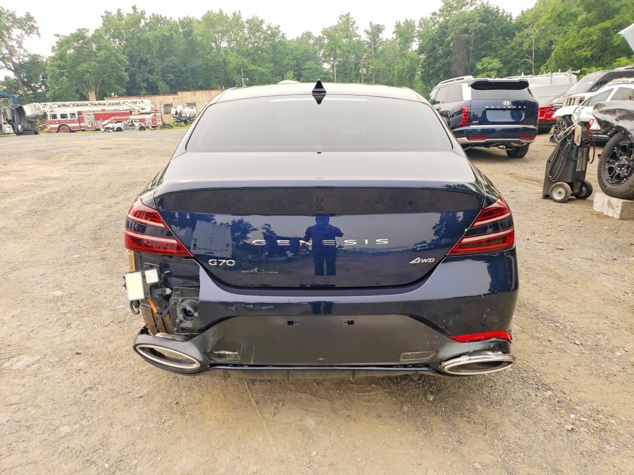 2026 Genesis G70 2.5T Standard - Image 6