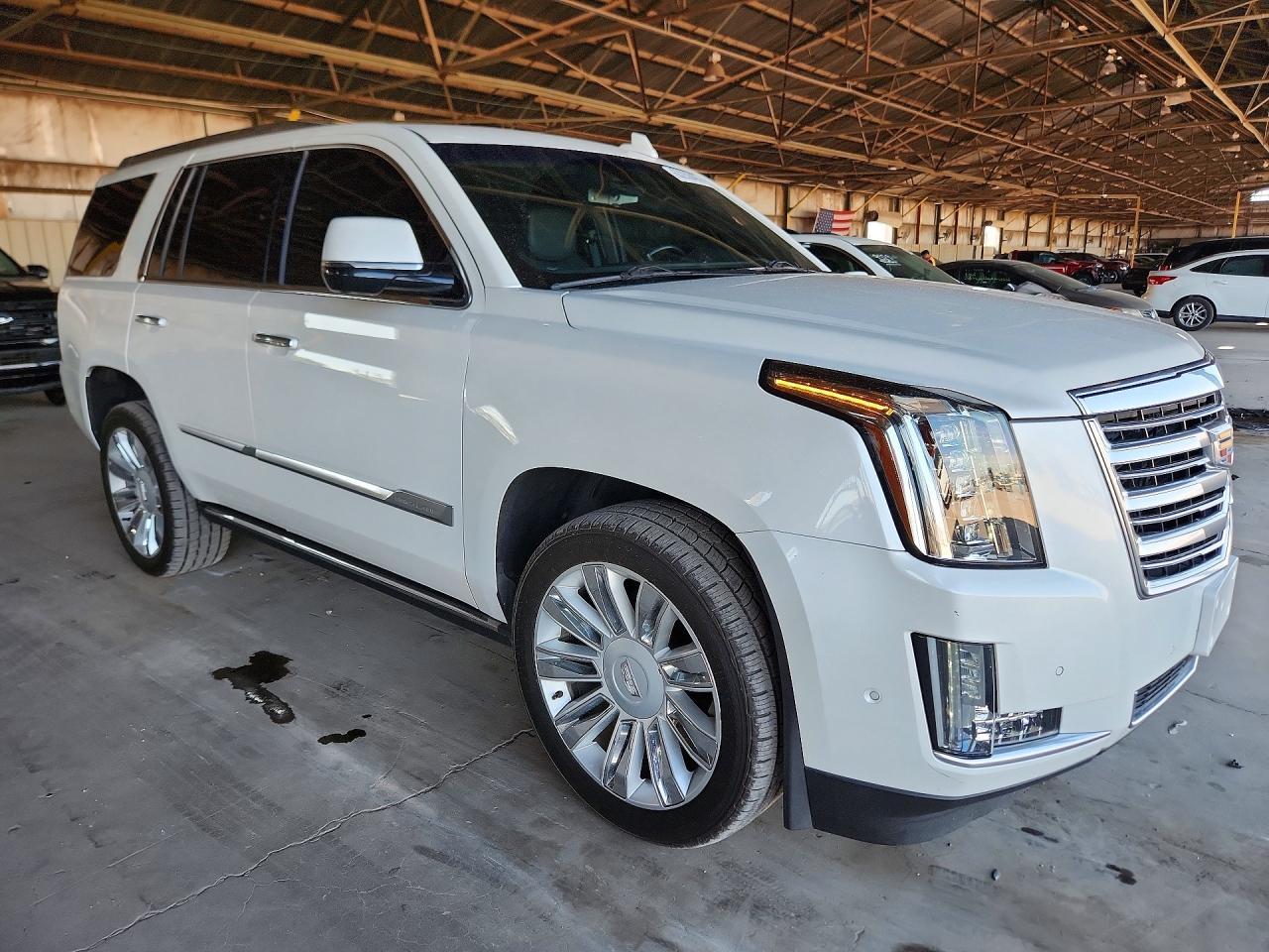 2018 Cadillac Escalade Platinum - Фото 4